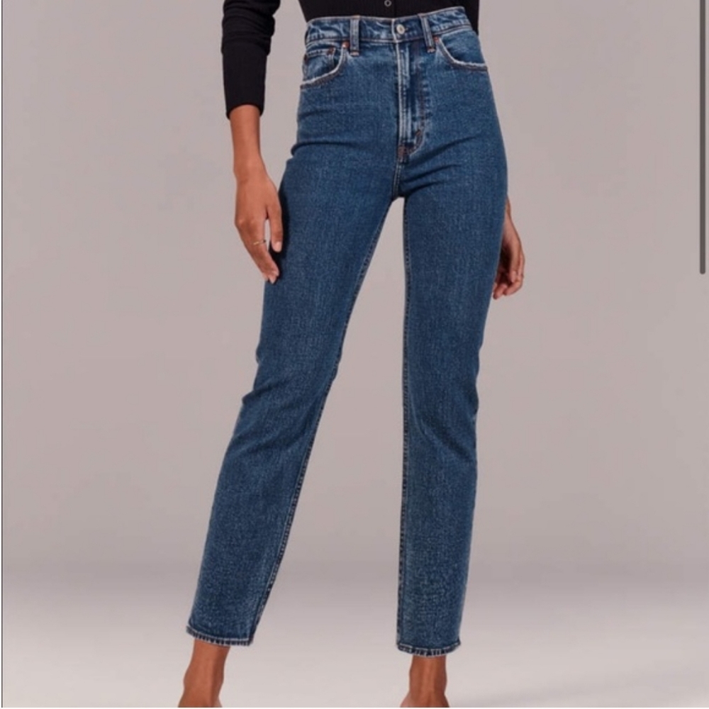 Abercrombie Ultra High Rise Ankle Straight Jeans 26